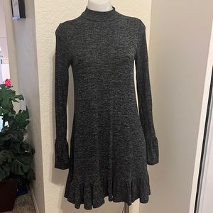 5x$25- Express long sleeve dress size S